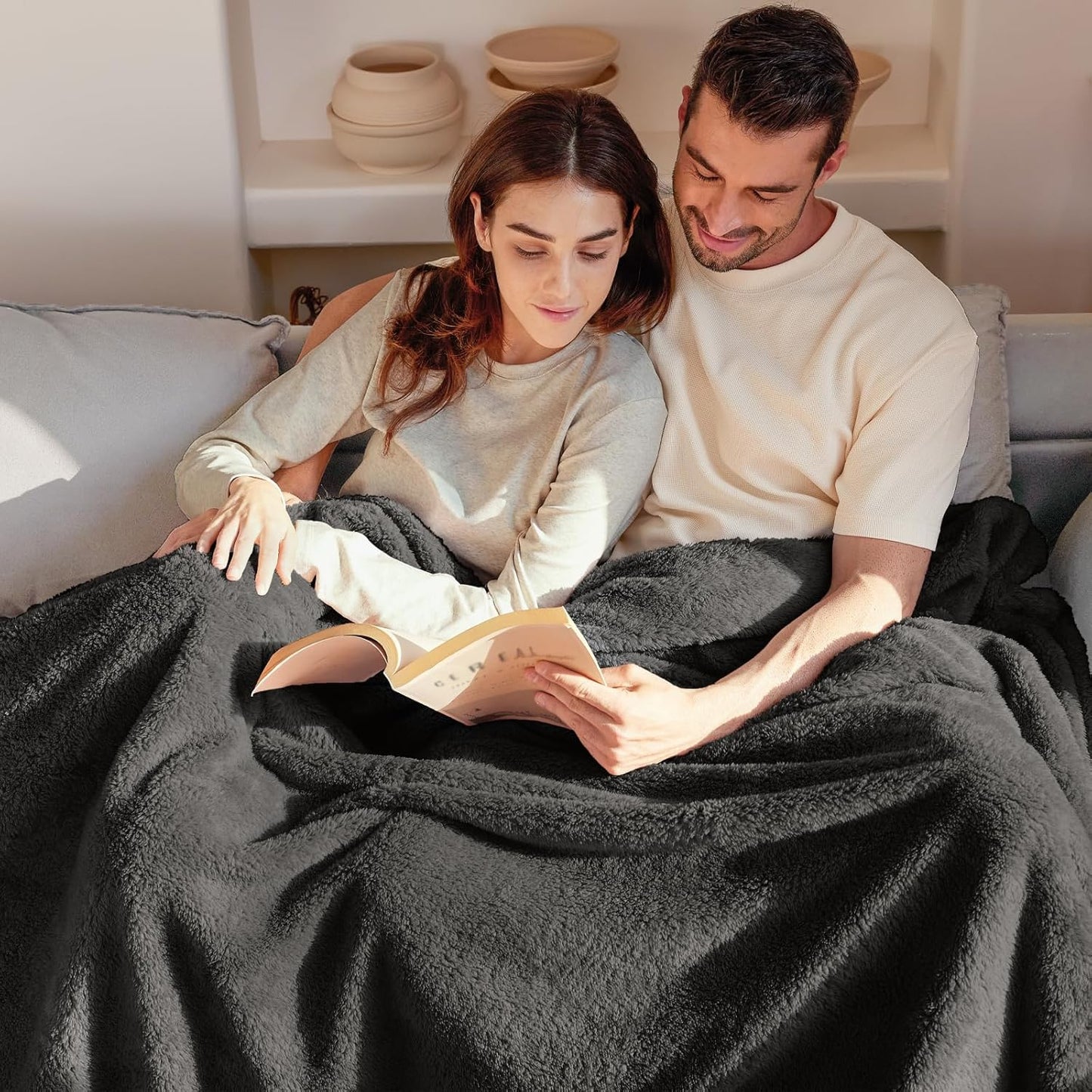 Exclusivo Mezcla Twin Size Flannel Fleece Blanket, Super Soft Velvet Plush Bed Blanket, Fuzzy Cozy