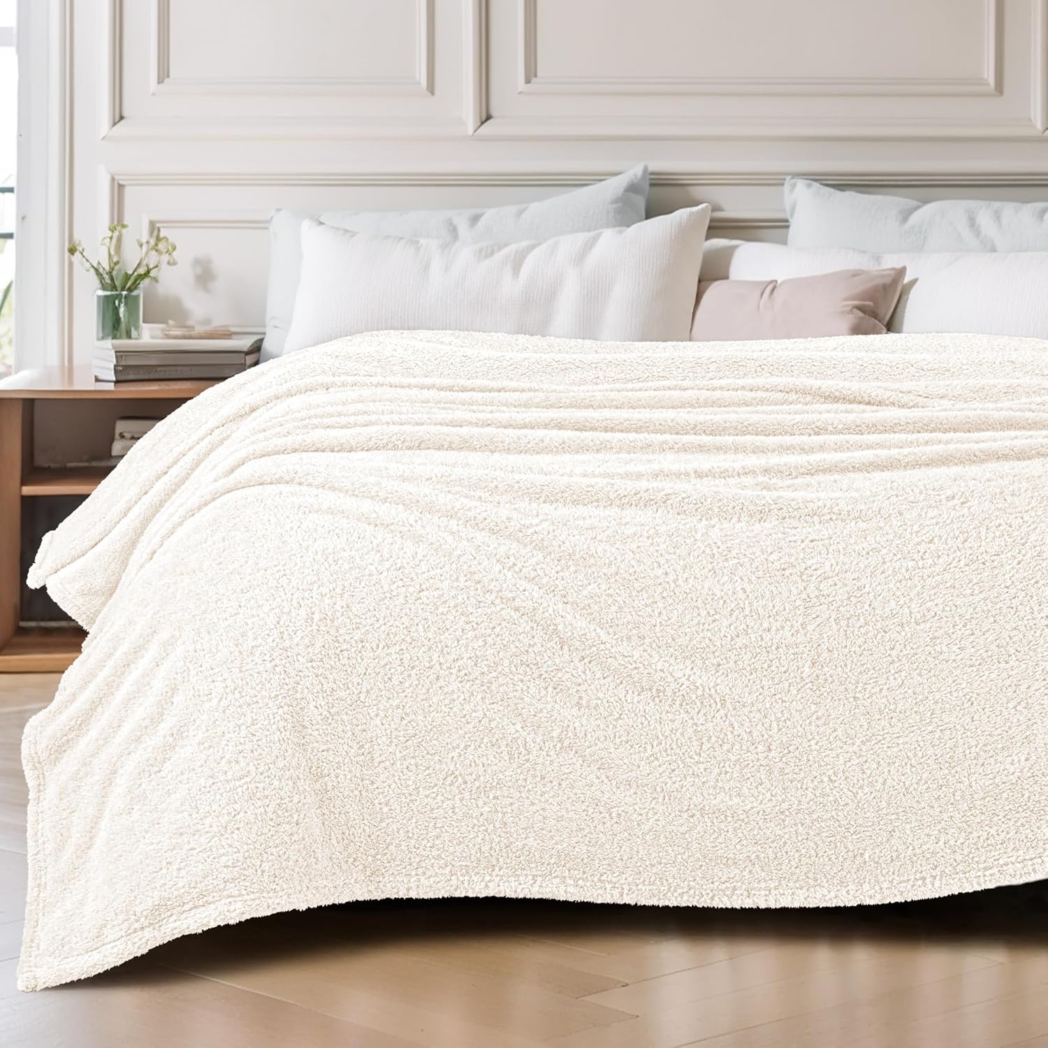 Exclusivo Mezcla Fleece Blanket for Couch, Soft and Cozy Twin Blankets for Women Men Girls Kids