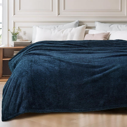 Exclusivo Mezcla Fleece Blanket for Couch, Soft and Cozy Twin Blankets for Women Men Girls Kids
