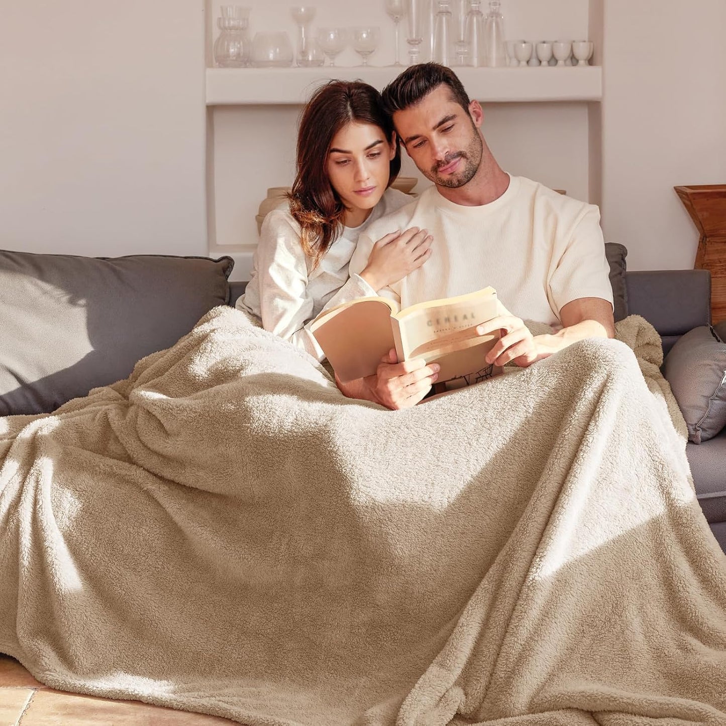 Exclusivo Mezcla Soft Fleece Throw Blanket for Couch, Super Soft Velvet Plush Bed Blanket, Fuzzy