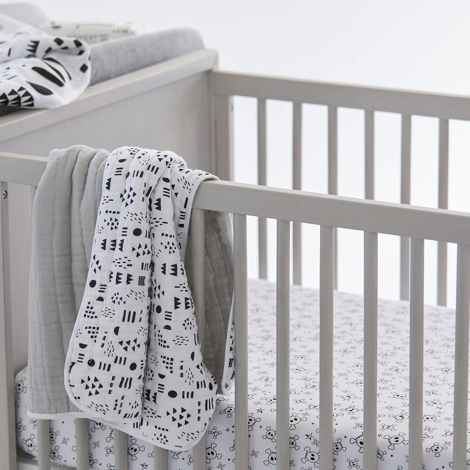 HonestBaby unisex baby Organic Cotton Changing Pad Covers (Set of Two) Winter Accessory Set, Tossed