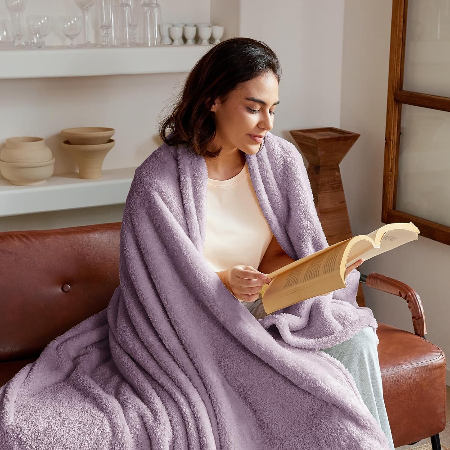 Exclusivo Mezcla Queen Size Flannel Fleece Blanket, Super Soft Velvet Plush Bed Blanket, Fuzzy Cozy