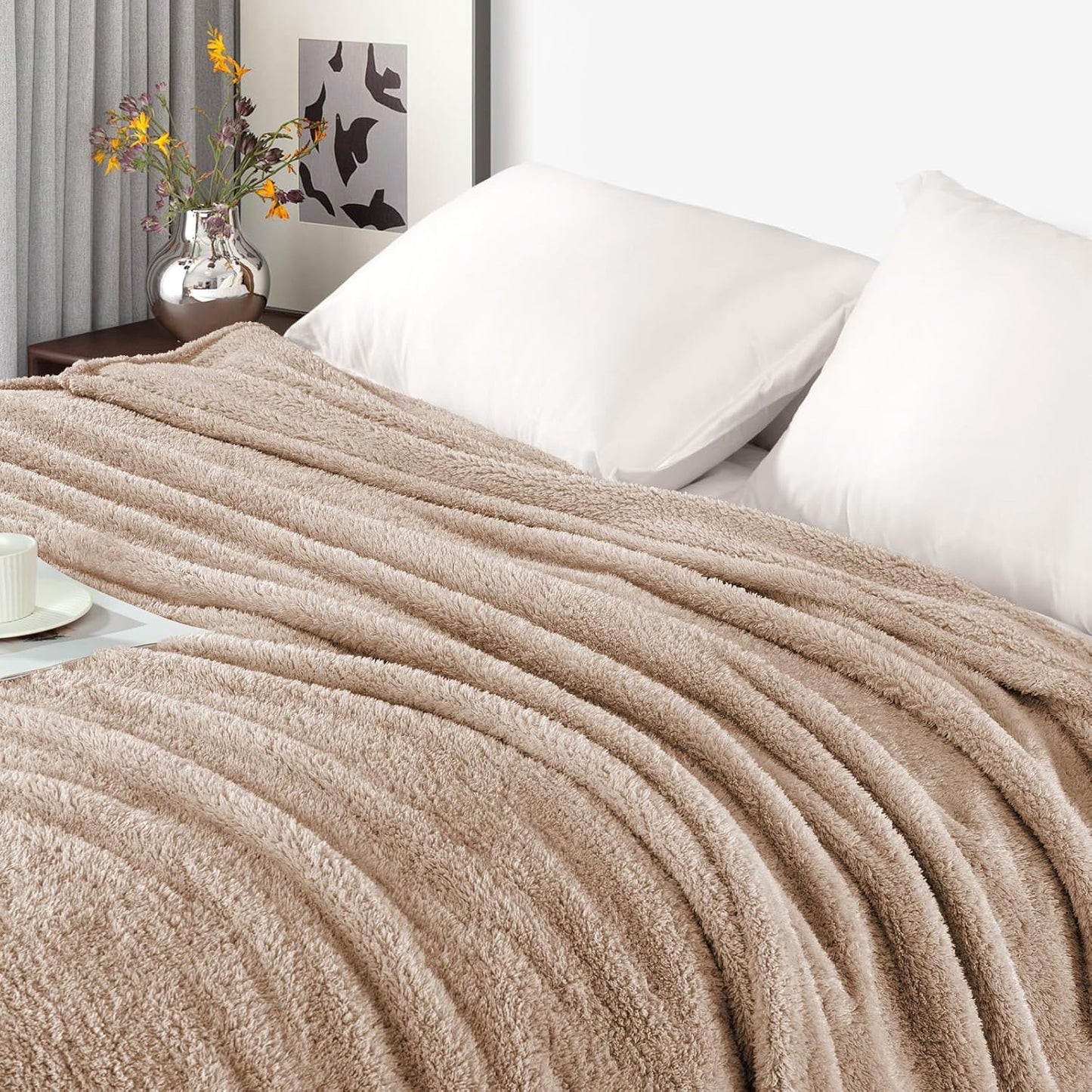 Exclusivo Mezcla Fleece Blanket for Couch, Soft and Cozy Twin Blankets for Women Men Girls Kids