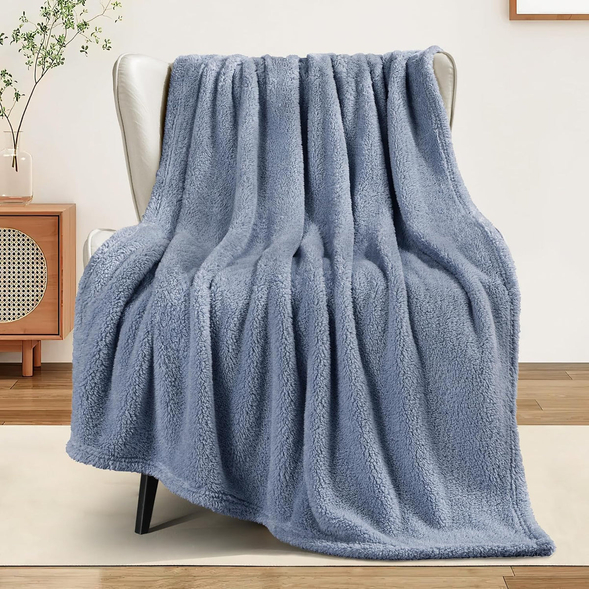 Exclusivo Mezcla Soft Fleece Throw Blanket for Couch, Super Soft Velvet Plush Bed Blanket, Fuzzy