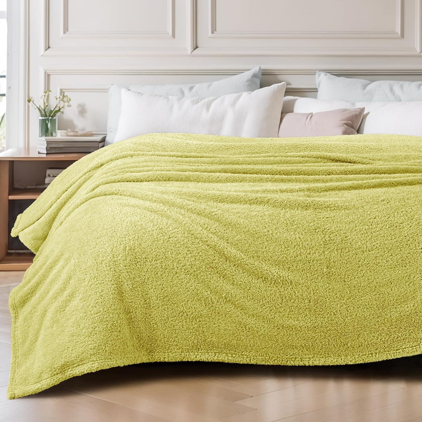 Exclusivo Mezcla Fleece Blanket for Couch, Soft and Cozy King Blankets for Women Men Girls Kids