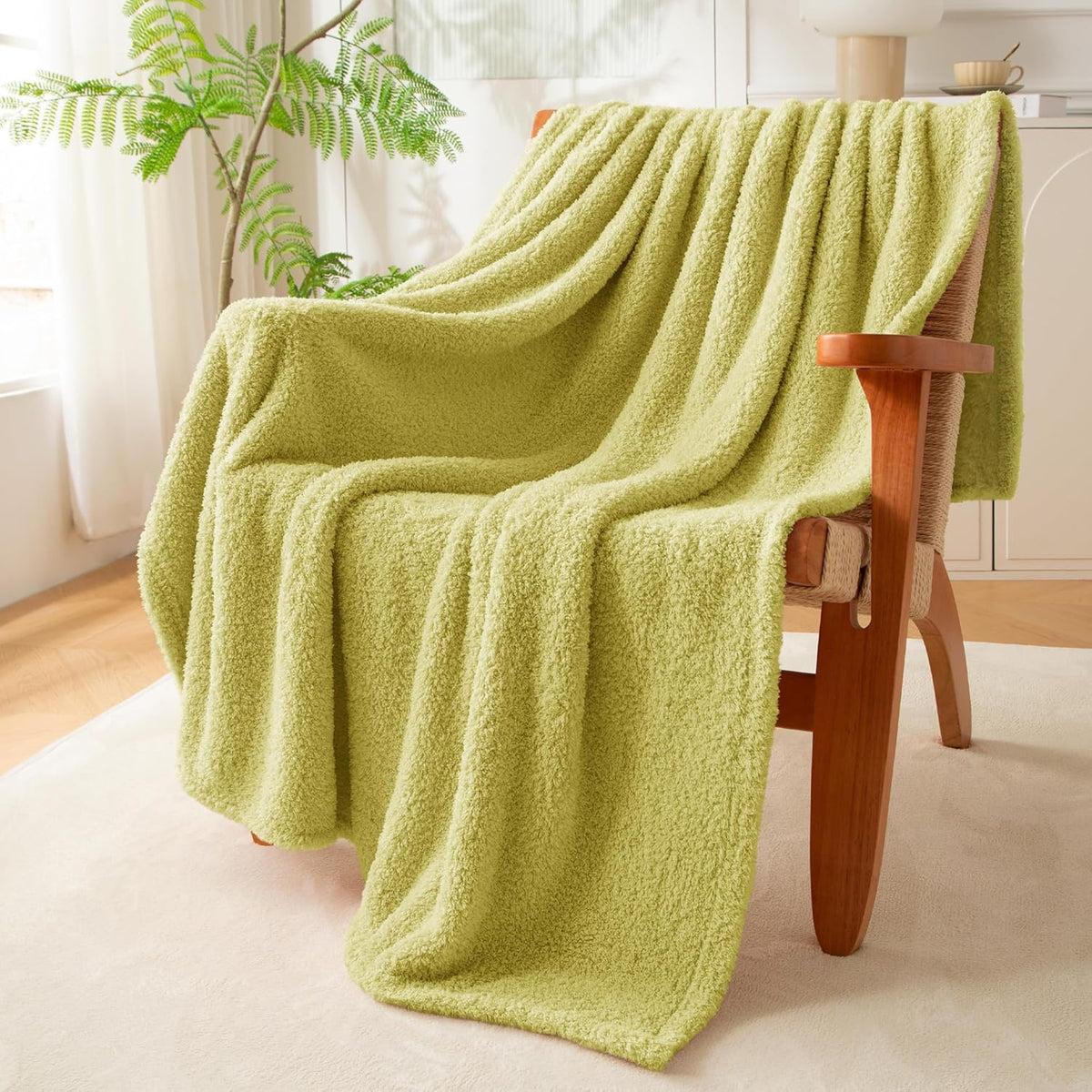 Exclusivo Mezcla Fleece Throw Blanket for Couch Sofa, Soft Warm and Fluffy Blankets for Women Men
