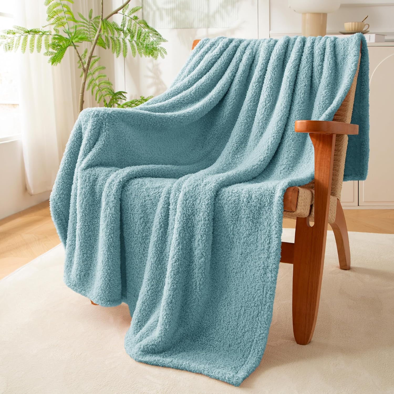 Exclusivo Mezcla Fleece Throw Blanket for Couch Sofa, Soft Warm and Fluffy Blankets for Women Men