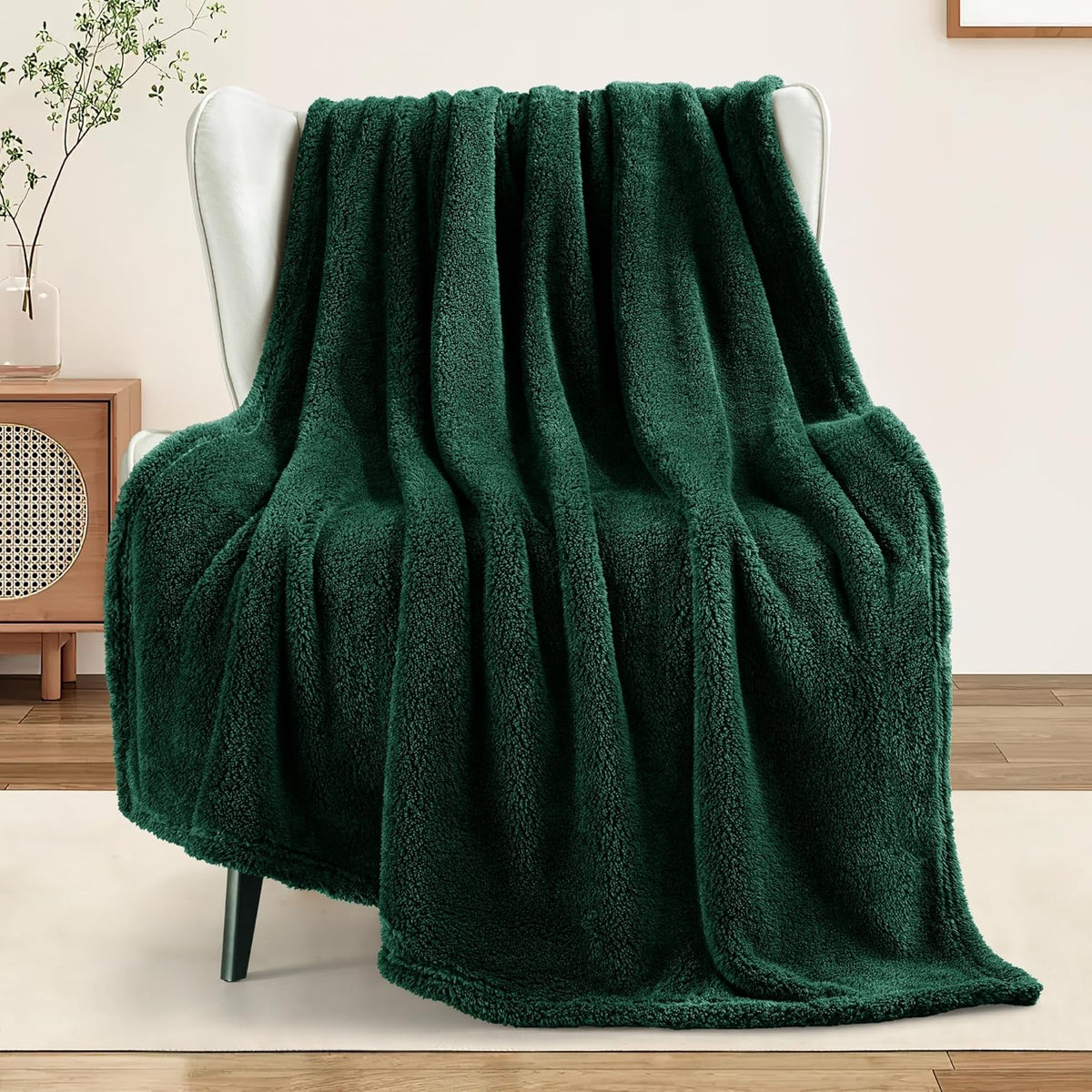 Exclusivo Mezcla Soft Fleece Throw Blanket for Couch, Super Soft Velvet Plush Bed Blanket, Fuzzy