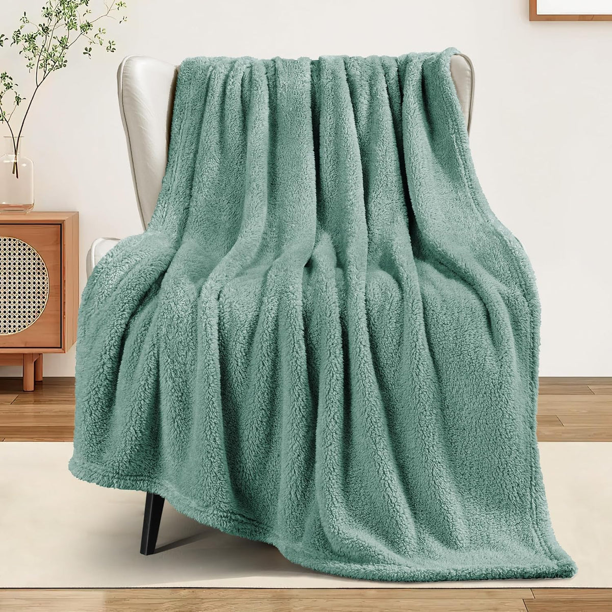 Exclusivo Mezcla Soft Fleece Throw Blanket for Couch, Super Soft Velvet Plush Bed Blanket, Fuzzy