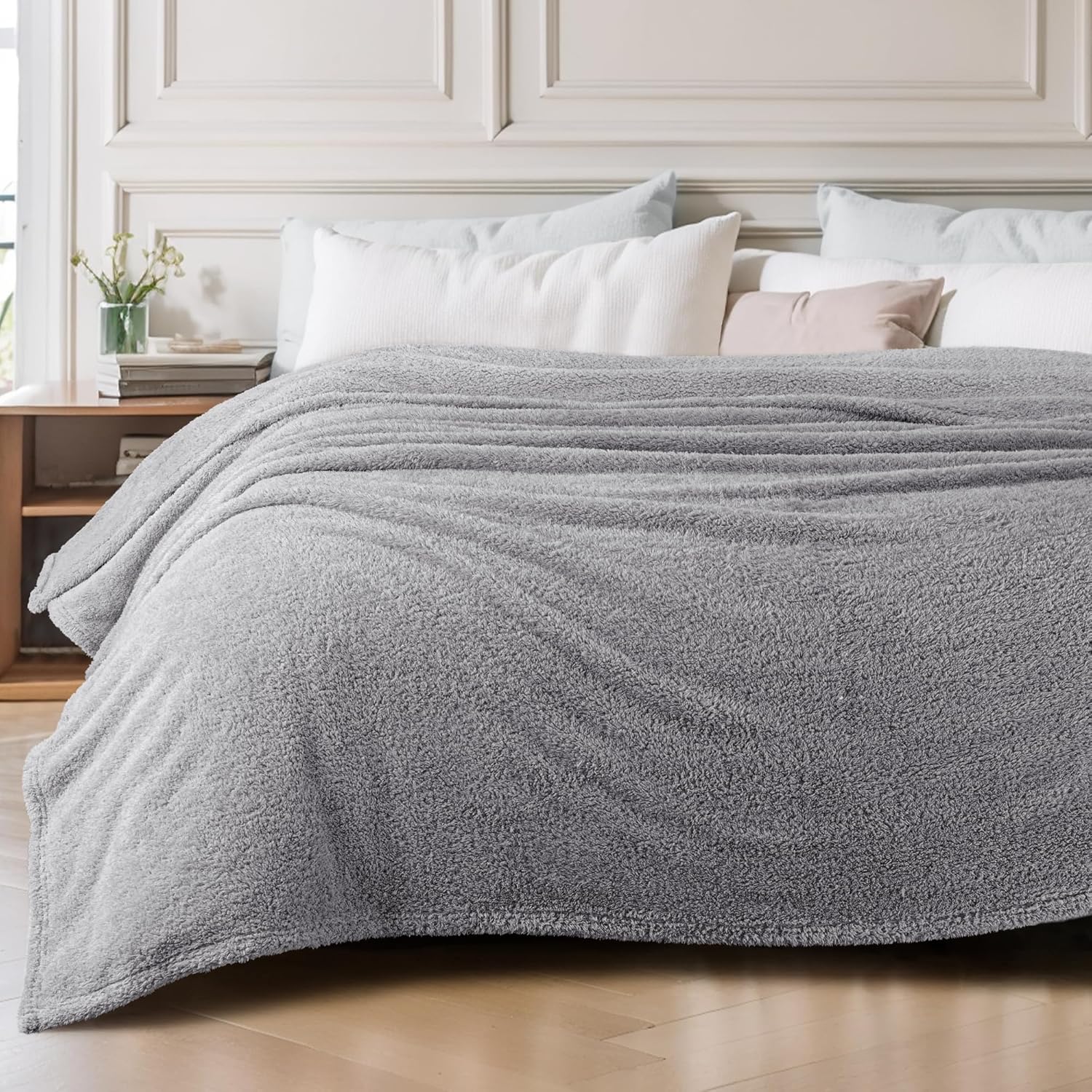 Exclusivo Mezcla Fleece Blanket for Couch, Soft and Cozy Twin Blankets for Women Men Girls Kids