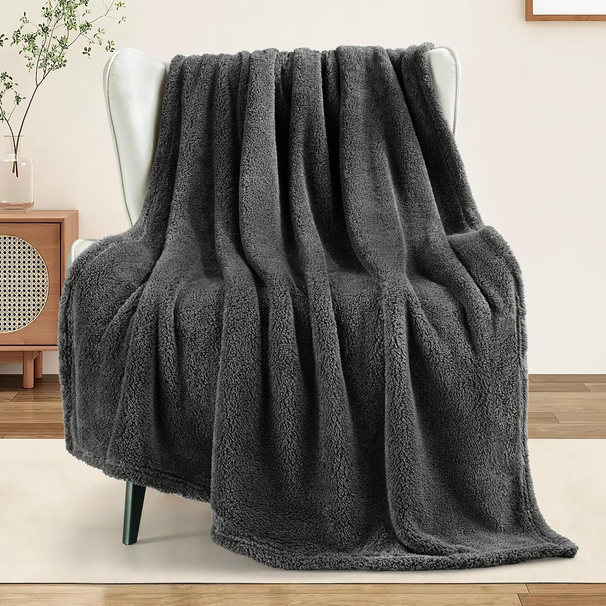 Exclusivo Mezcla Soft Fleece Throw Blanket for Couch, Super Soft Velvet Plush Bed Blanket, Fuzzy