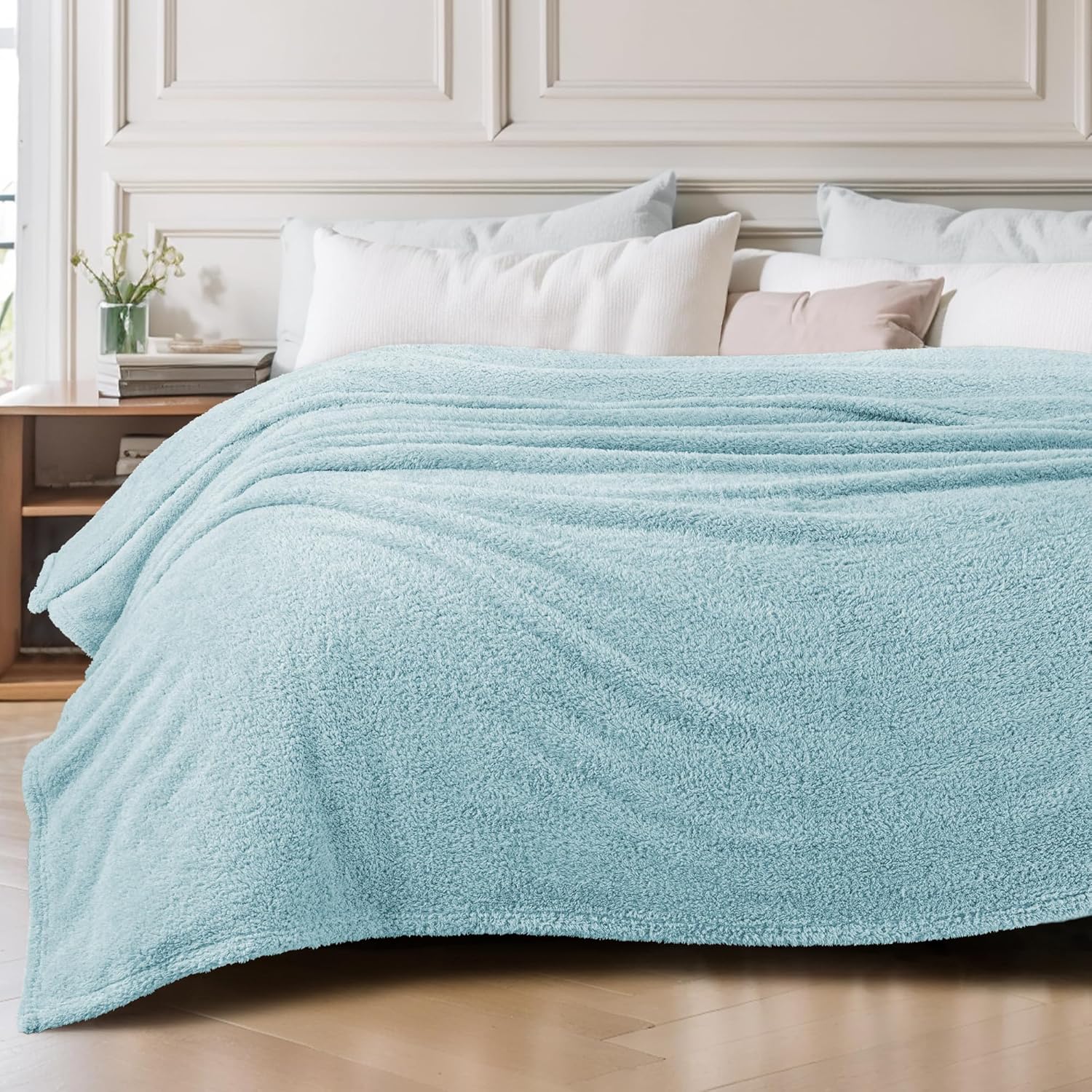 Exclusivo Mezcla Fleece Blanket for Couch, Soft and Cozy Twin Blankets for Women Men Girls Kids