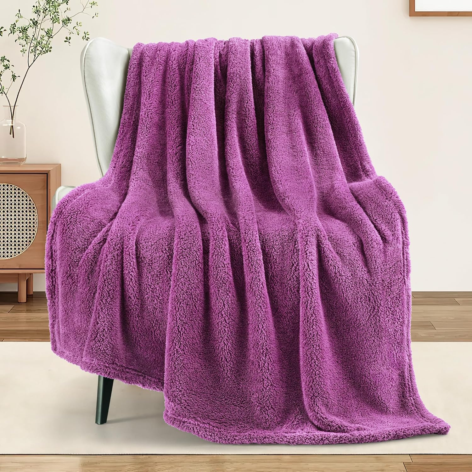 Exclusivo Mezcla Soft Fleece Throw Blanket for Couch, Super Soft Velvet Plush Bed Blanket, Fuzzy