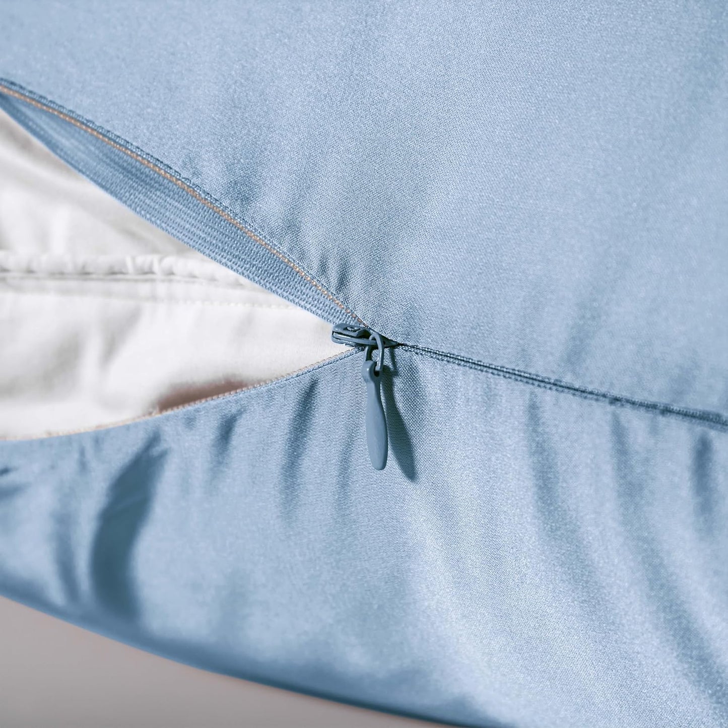 Mulberry Silk Pillowcase for Hair and Skin,Cooling Silk Pillow Case with Hidden Zipper,Allergen