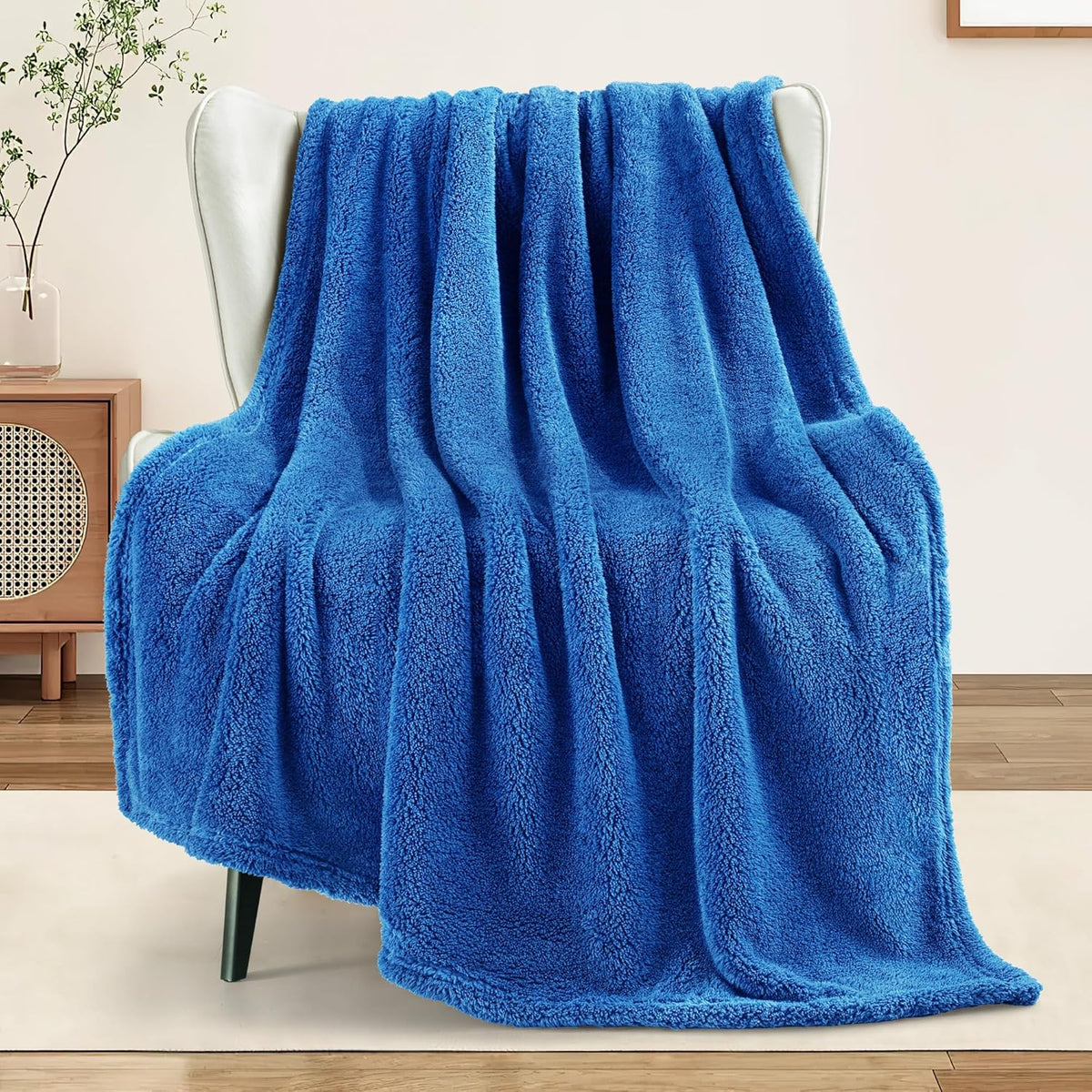 Exclusivo Mezcla Soft Fleece Throw Blanket for Couch, Super Soft Velvet Plush Bed Blanket, Fuzzy