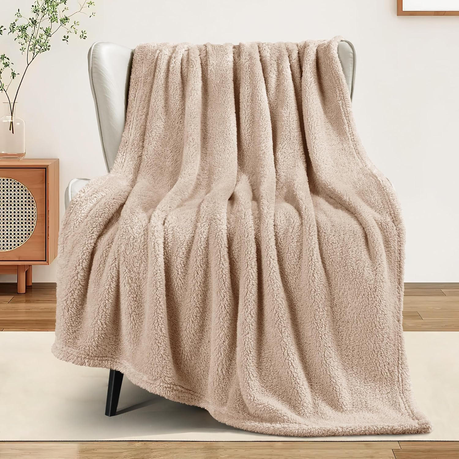 Exclusivo Mezcla Soft Fleece Throw Blanket for Couch, Super Soft Velvet Plush Bed Blanket, Fuzzy